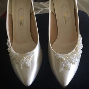 Dyeables Satin white beaded wedding shoes 7 1/2